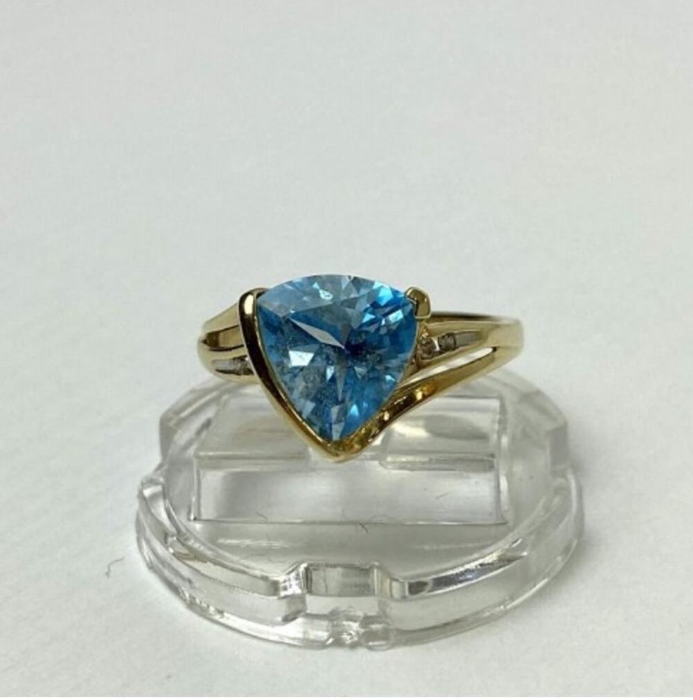 10K Yellow Gold Topaz & Diamonds Ring Size 7